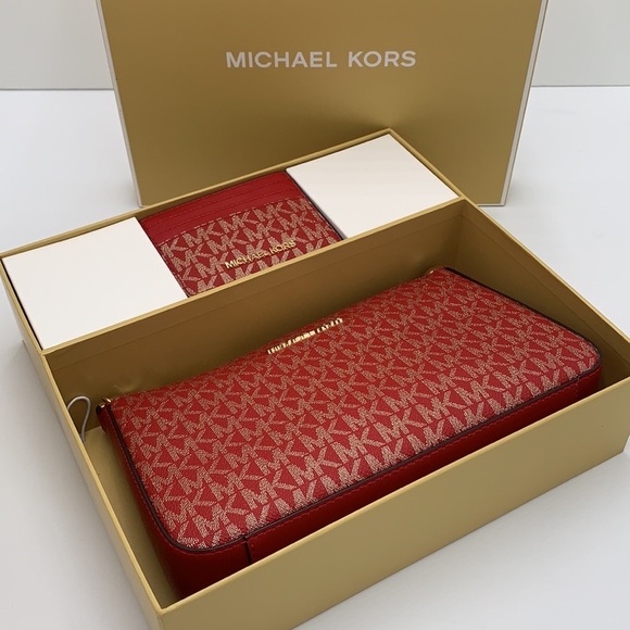 MICHAEL KORS GIFTABLE SHOULDER BAG & CARD HOLDER BOXED SET CHILI PALE GOLD COLOR - Picture 3 of 16
